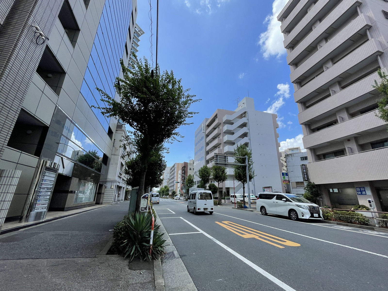 大塚トーセイビル3前面の通り