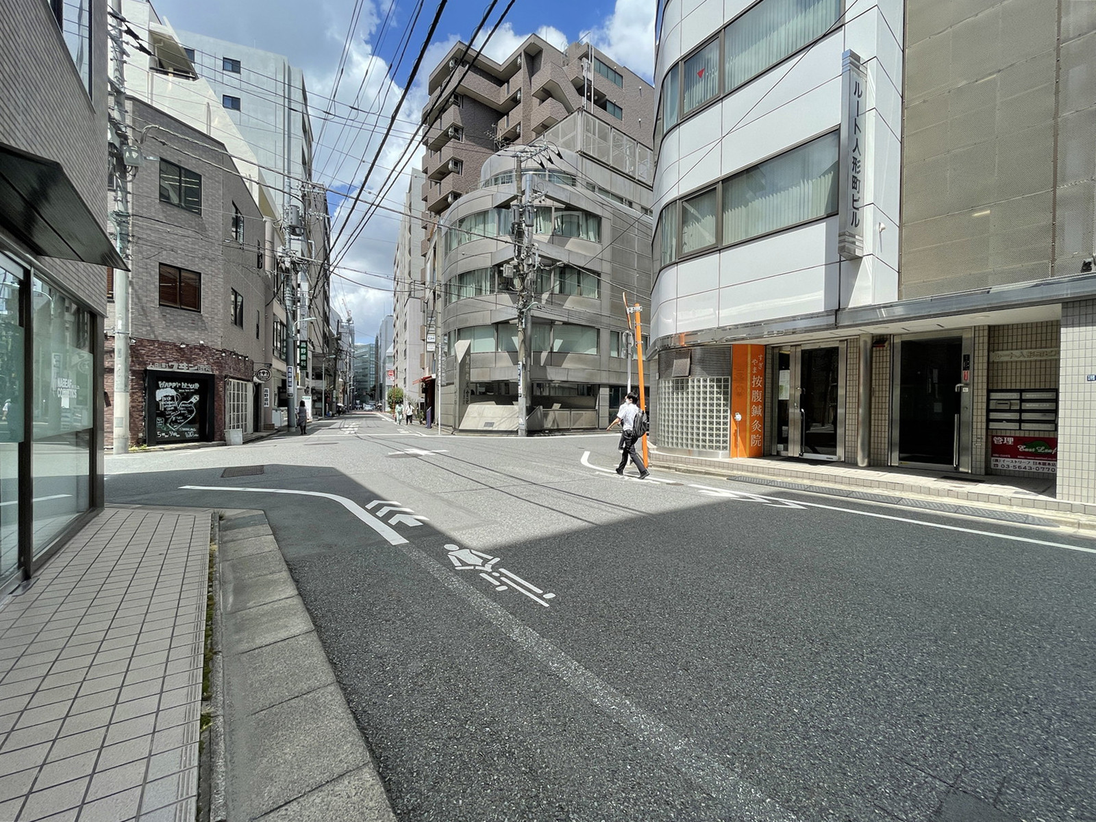NA BILD前面の通り