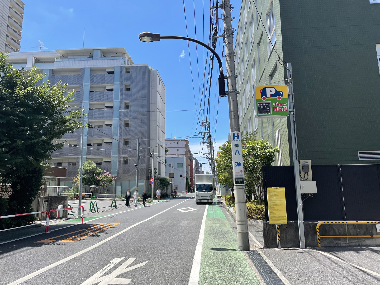 内田ビル前面の通り