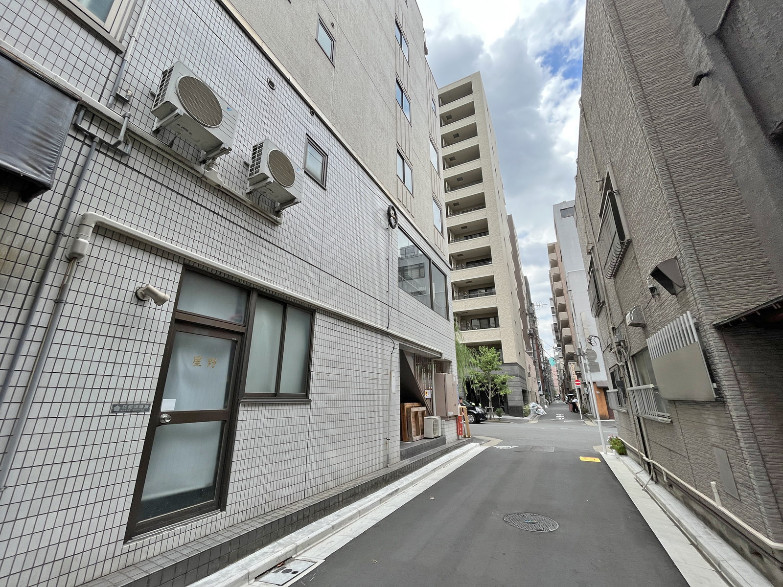 遠藤ビル前面通り