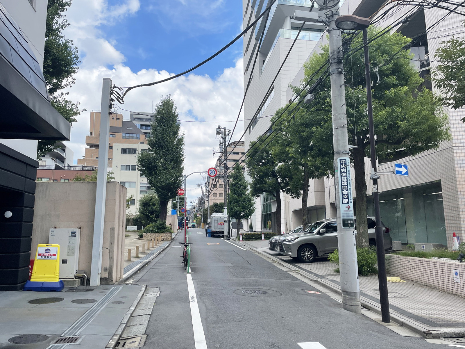 ダイニチ麹町ビル前面の通り