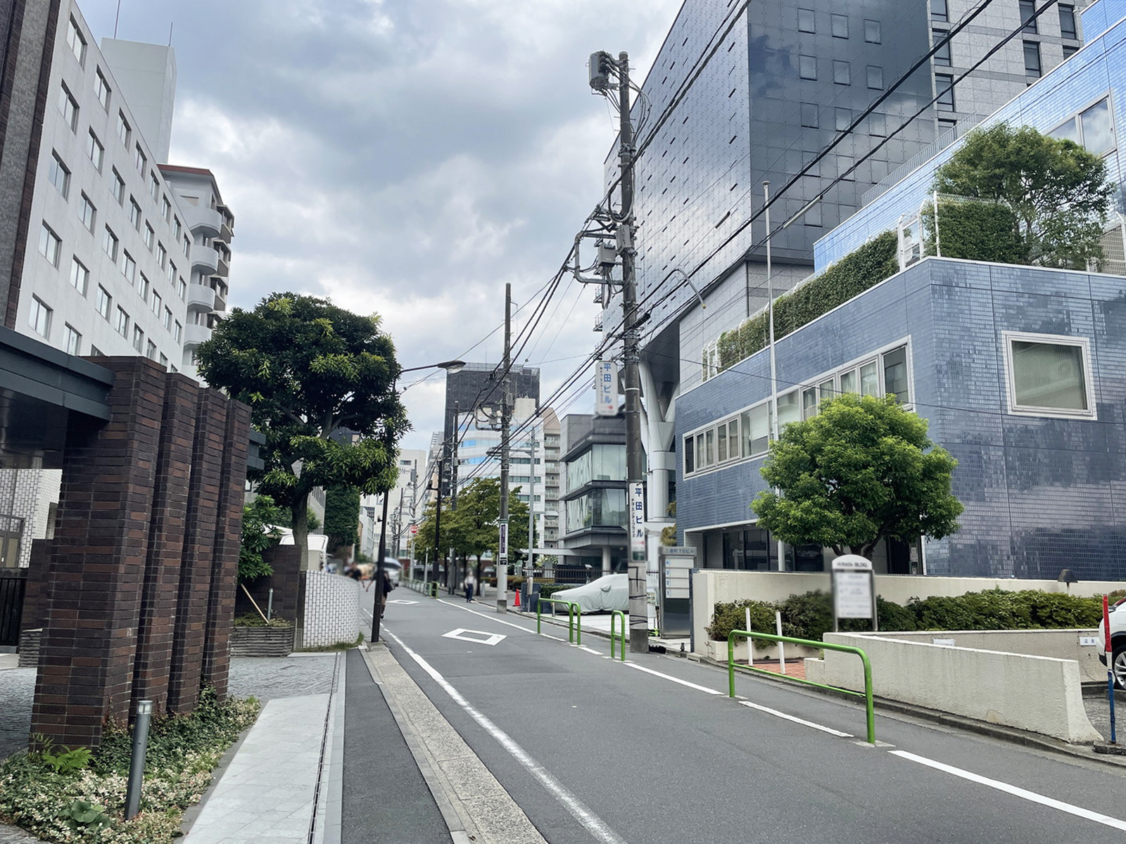 平田ビル前面の番町中央通り