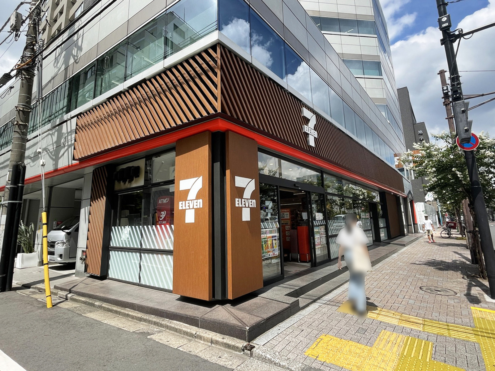 至近のセブンイレブン麹町駅前