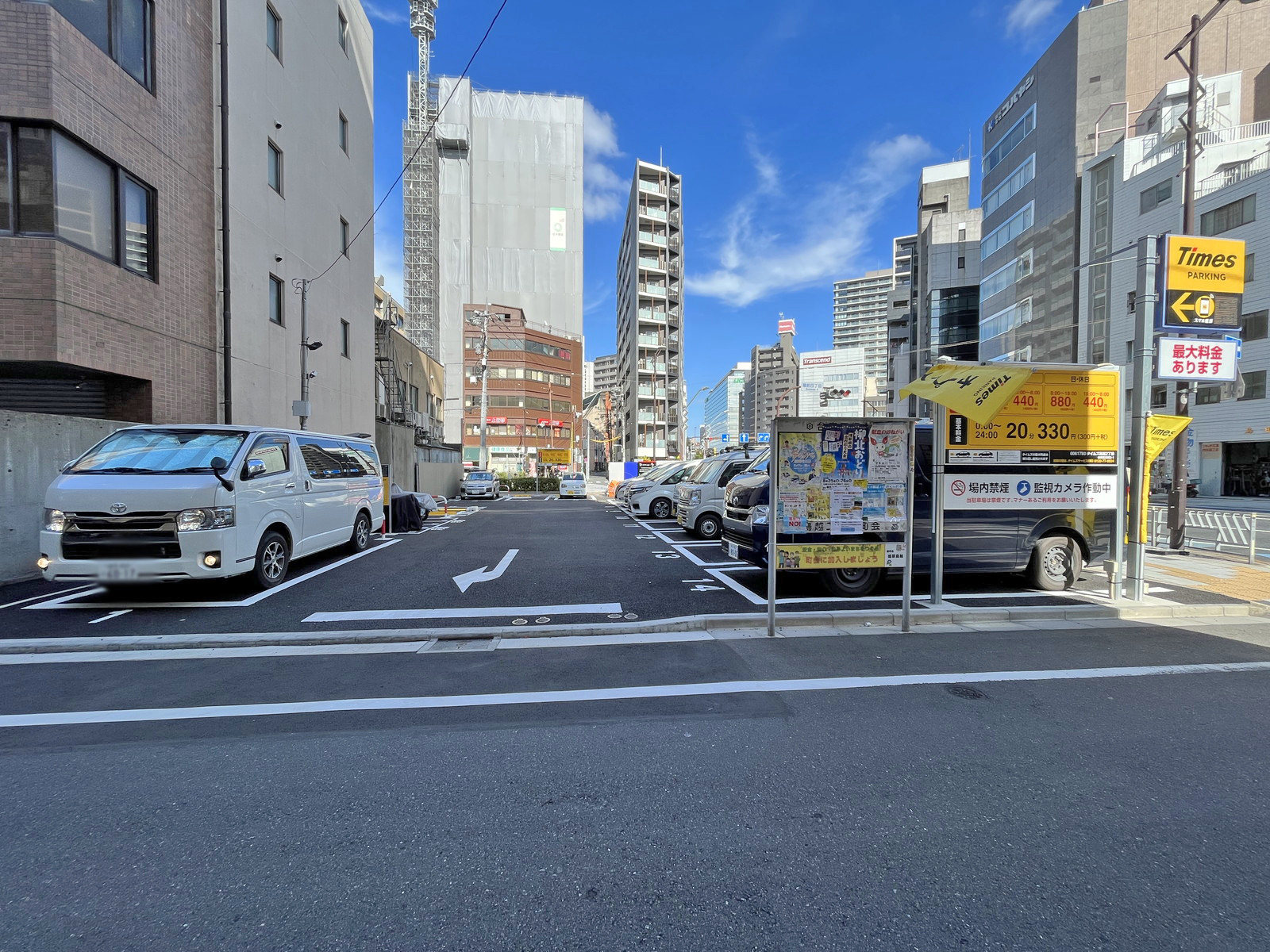 向かいのコインパーキング