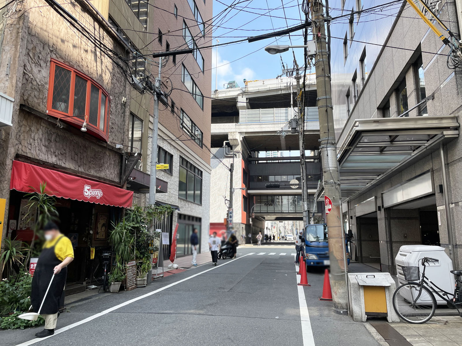 コーシンビル前面の通り