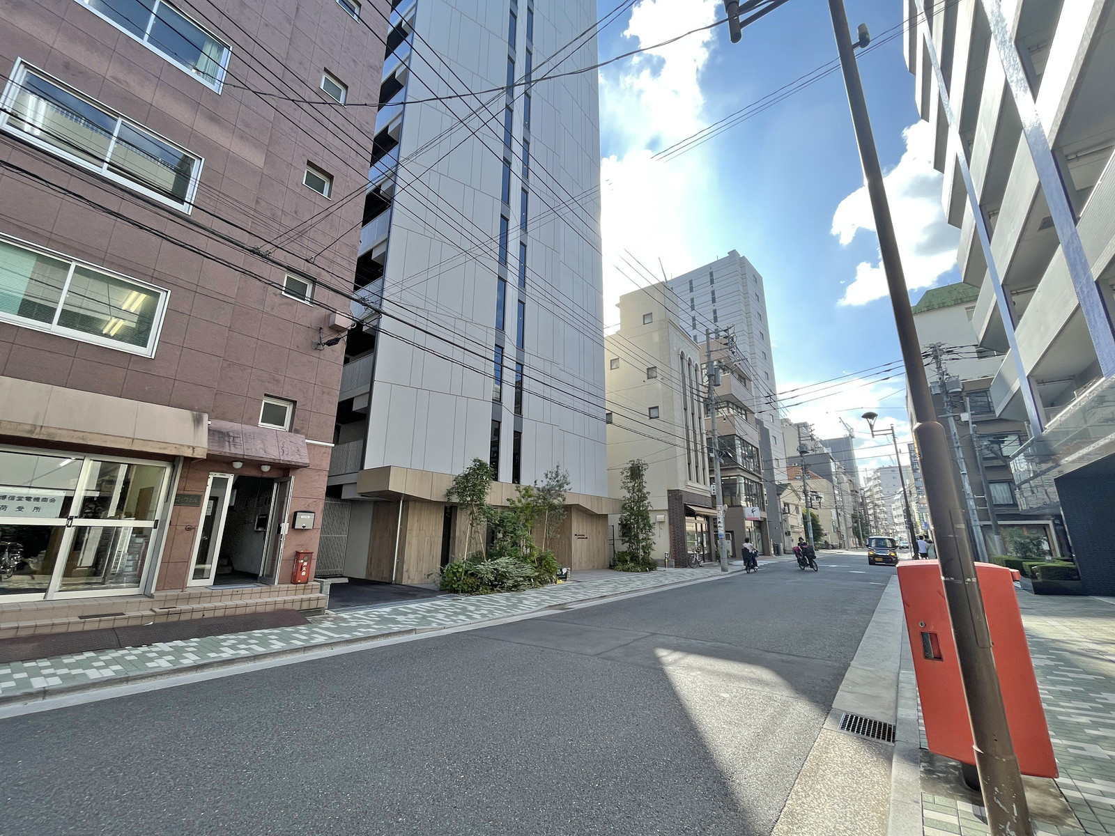 ヤマグチビル前面通り