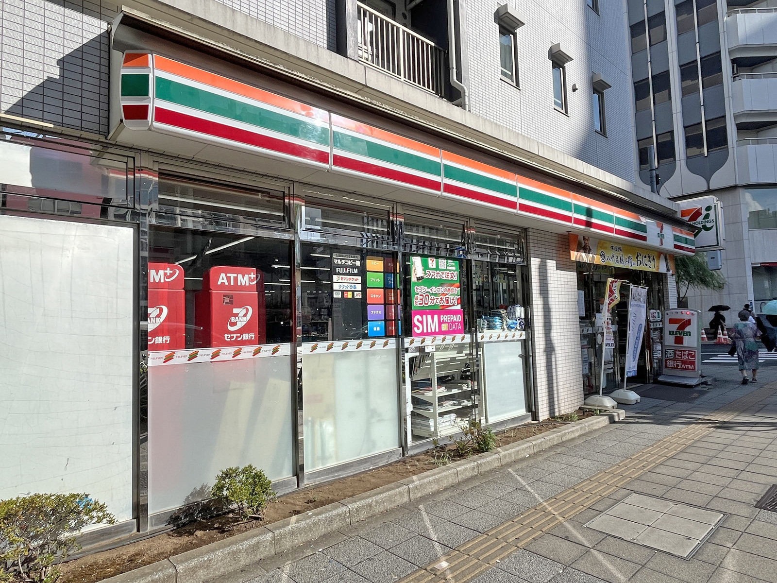 徒歩1分のセブンイレブン台東柳橋二丁目店