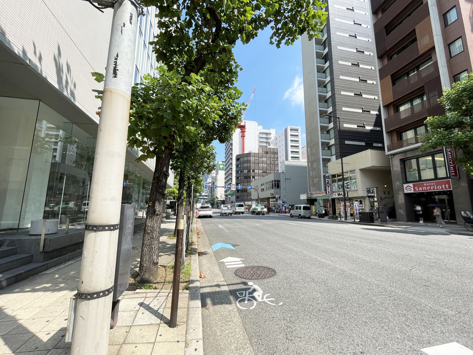 アーバンネット本町ビル前面の通り