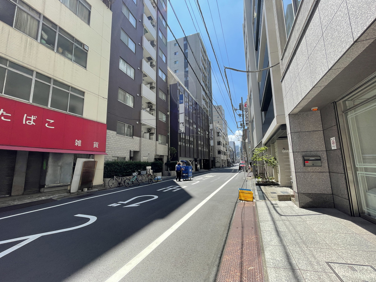 日本橋久松町トーセイビル前面の通り