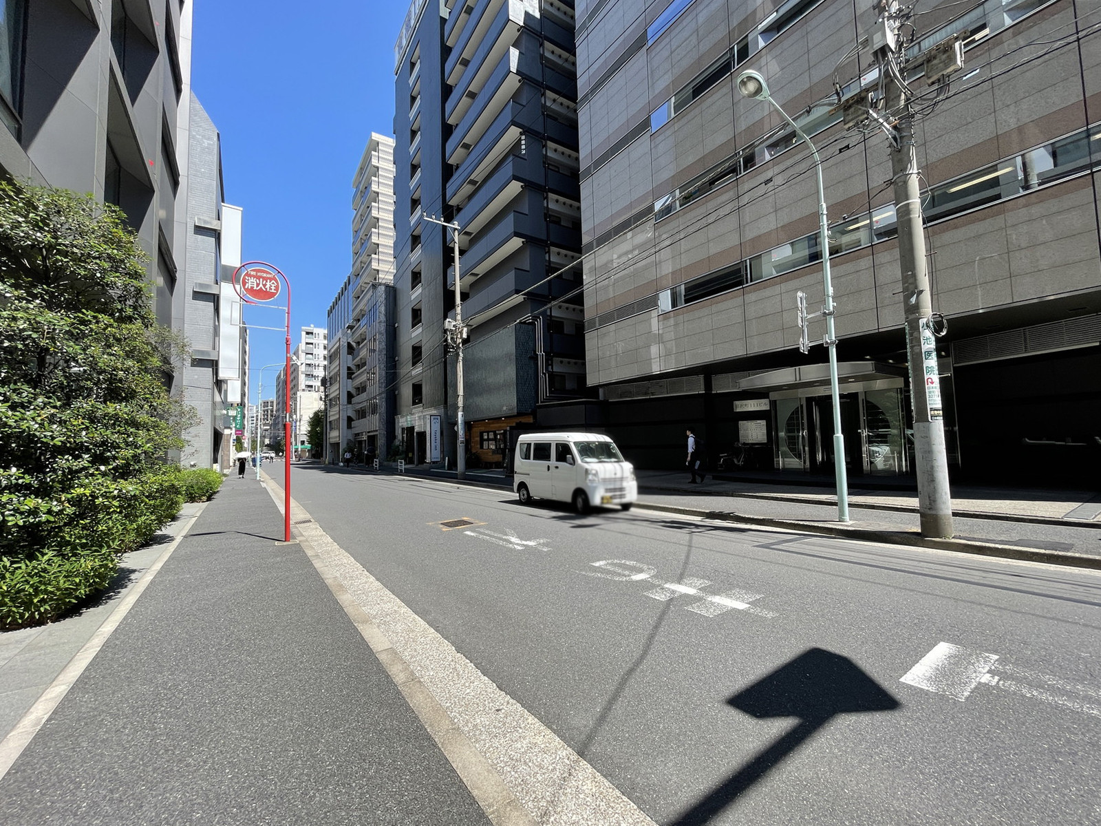 日本橋T&Dビル前面の通り