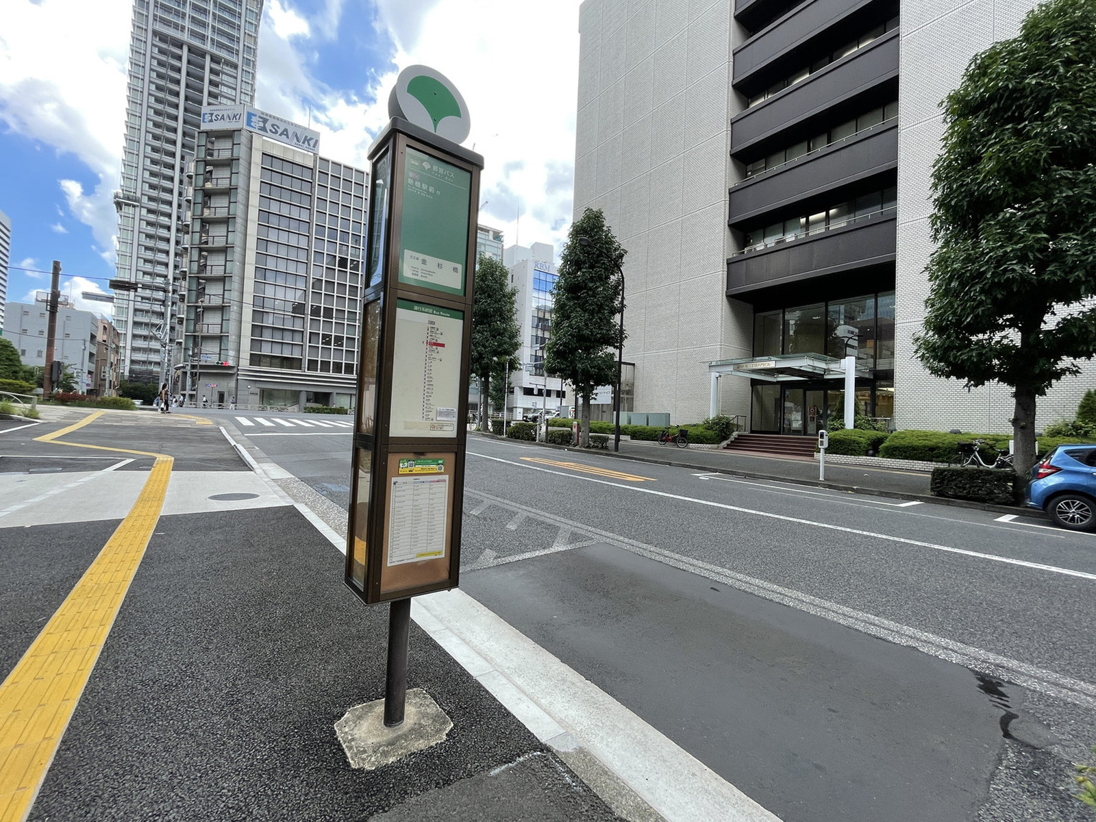 至近のバス停「金杉橋」