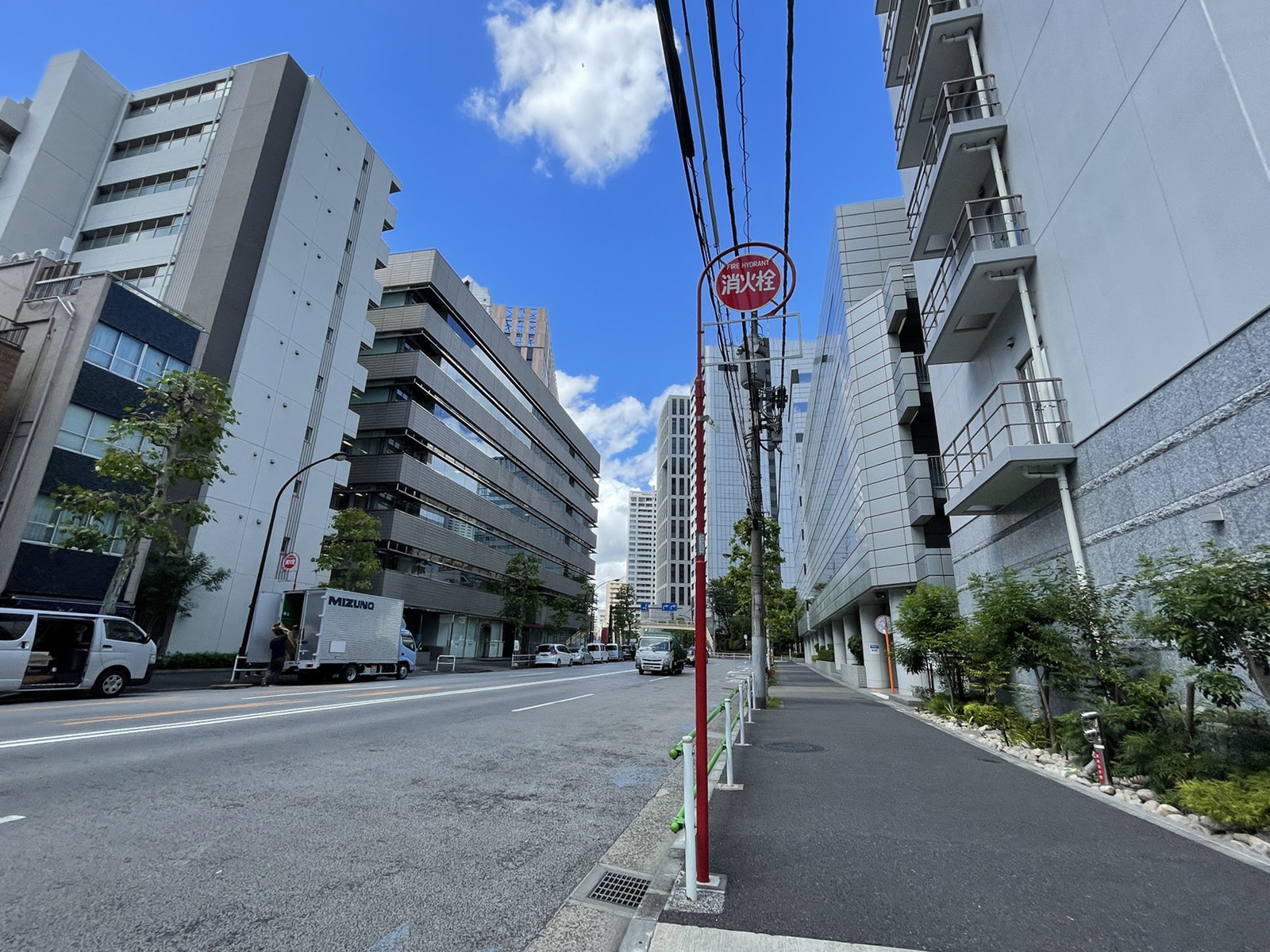 NMF芝ビル前面の通り