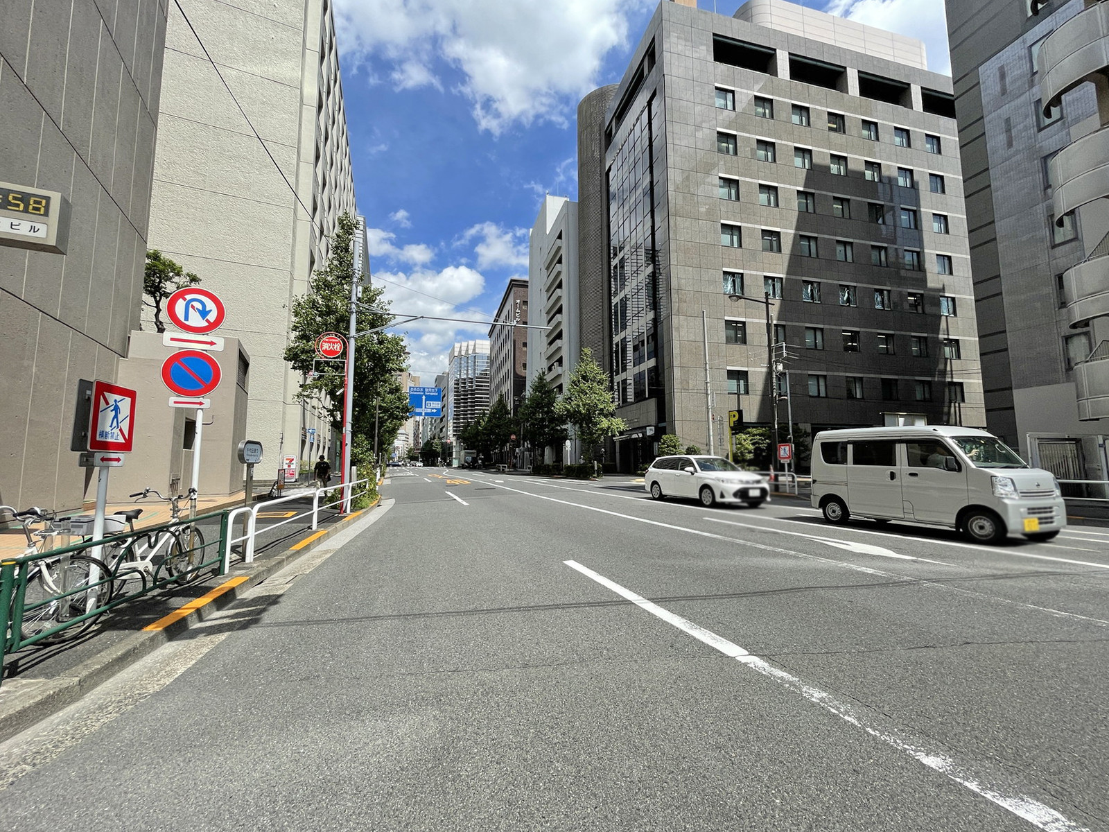 付近の千代田通り
