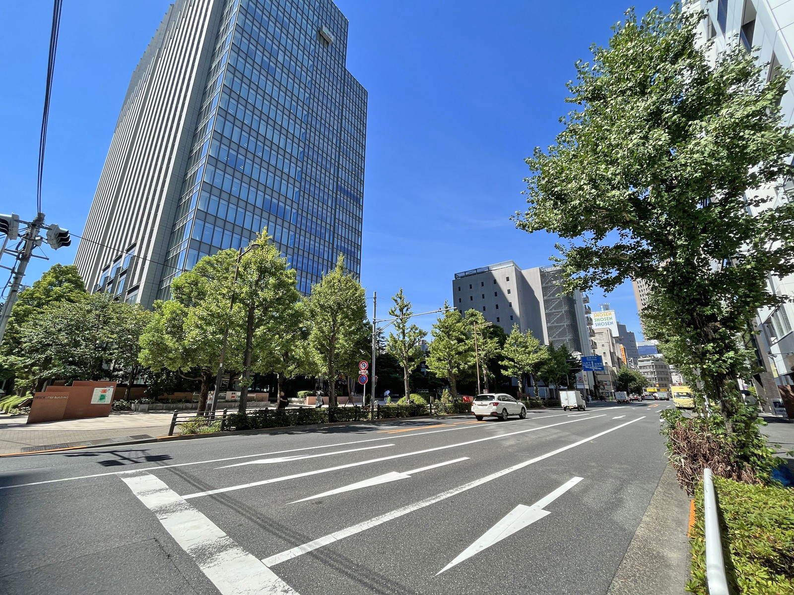 VORT神保町前面の千代田通り