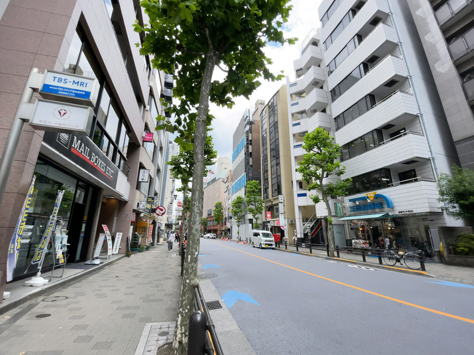 第七セイコービル前面の通り