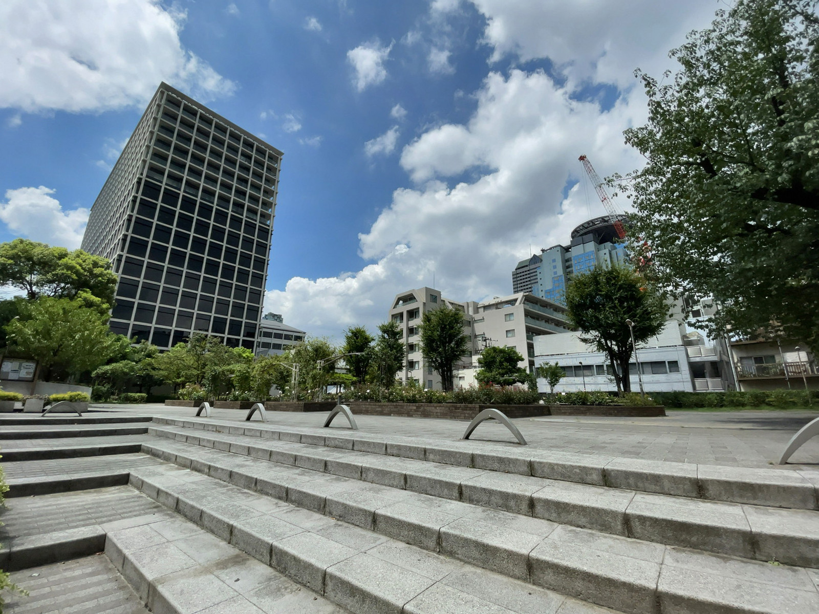 近くの氷川公園
