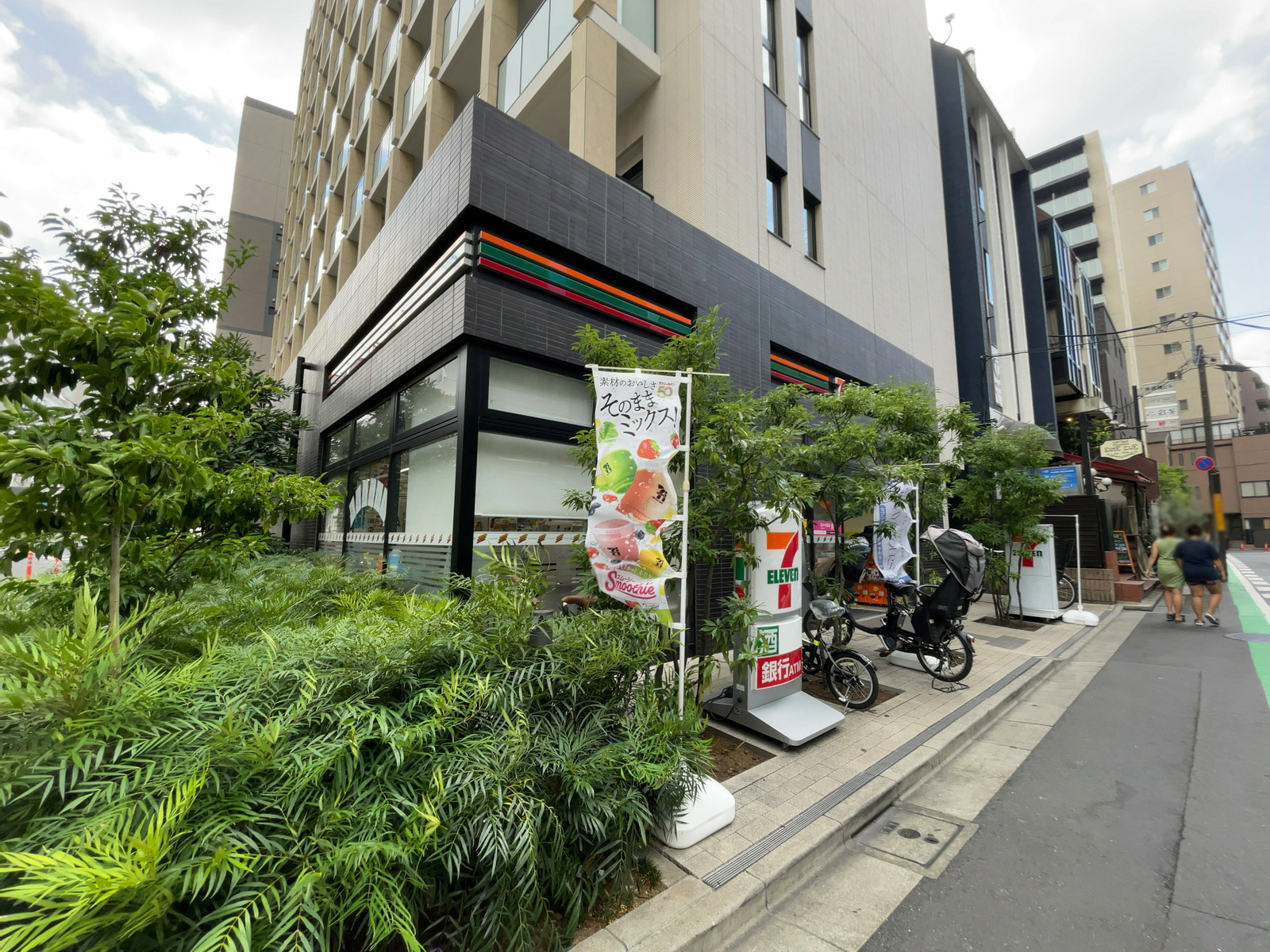 徒歩1分のセブンイレブン 赤坂氷川坂下店