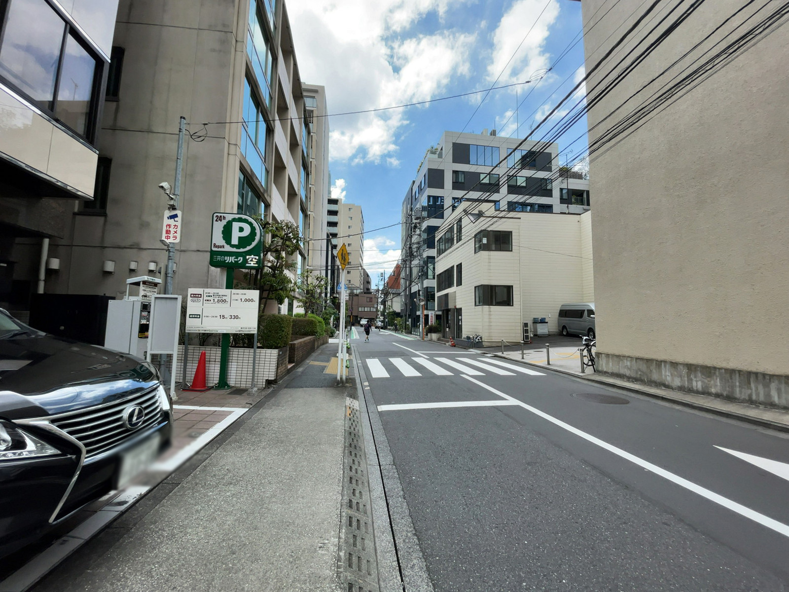 ヴェルディ赤坂前面の通り