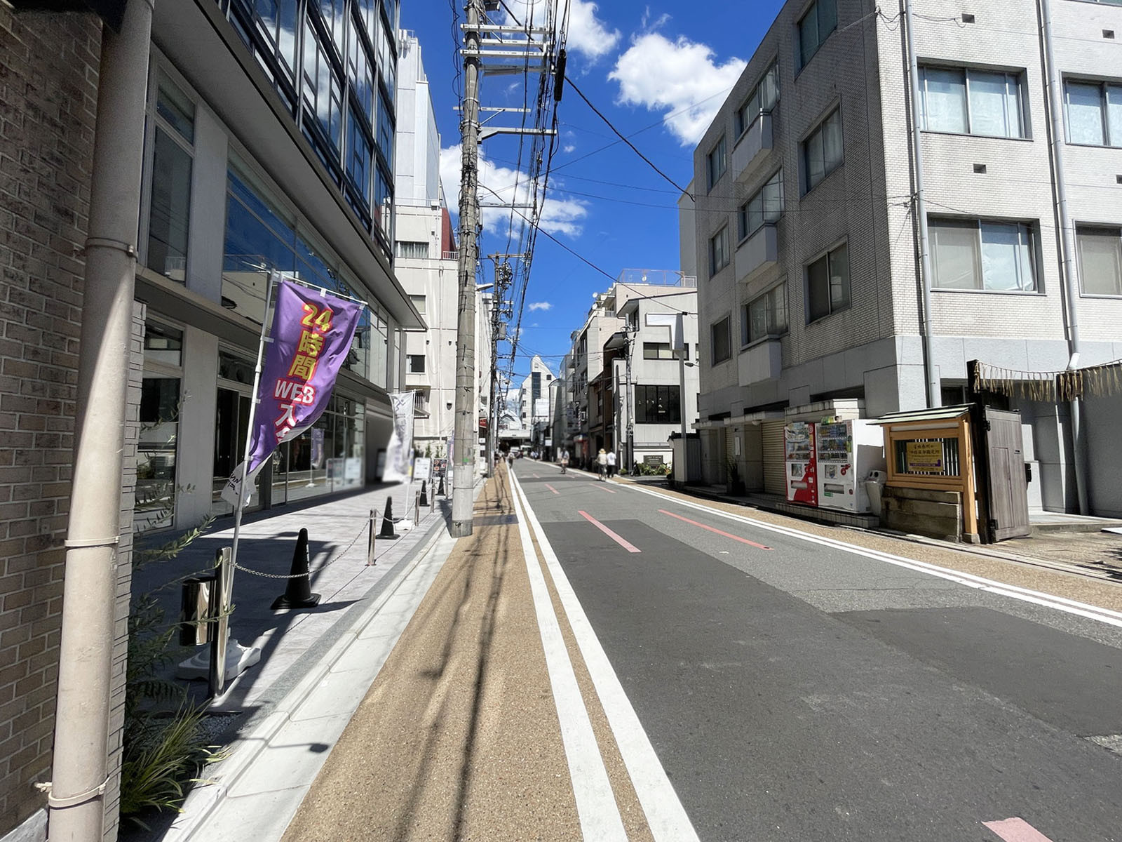 TM四条寺町ビル前面の通り