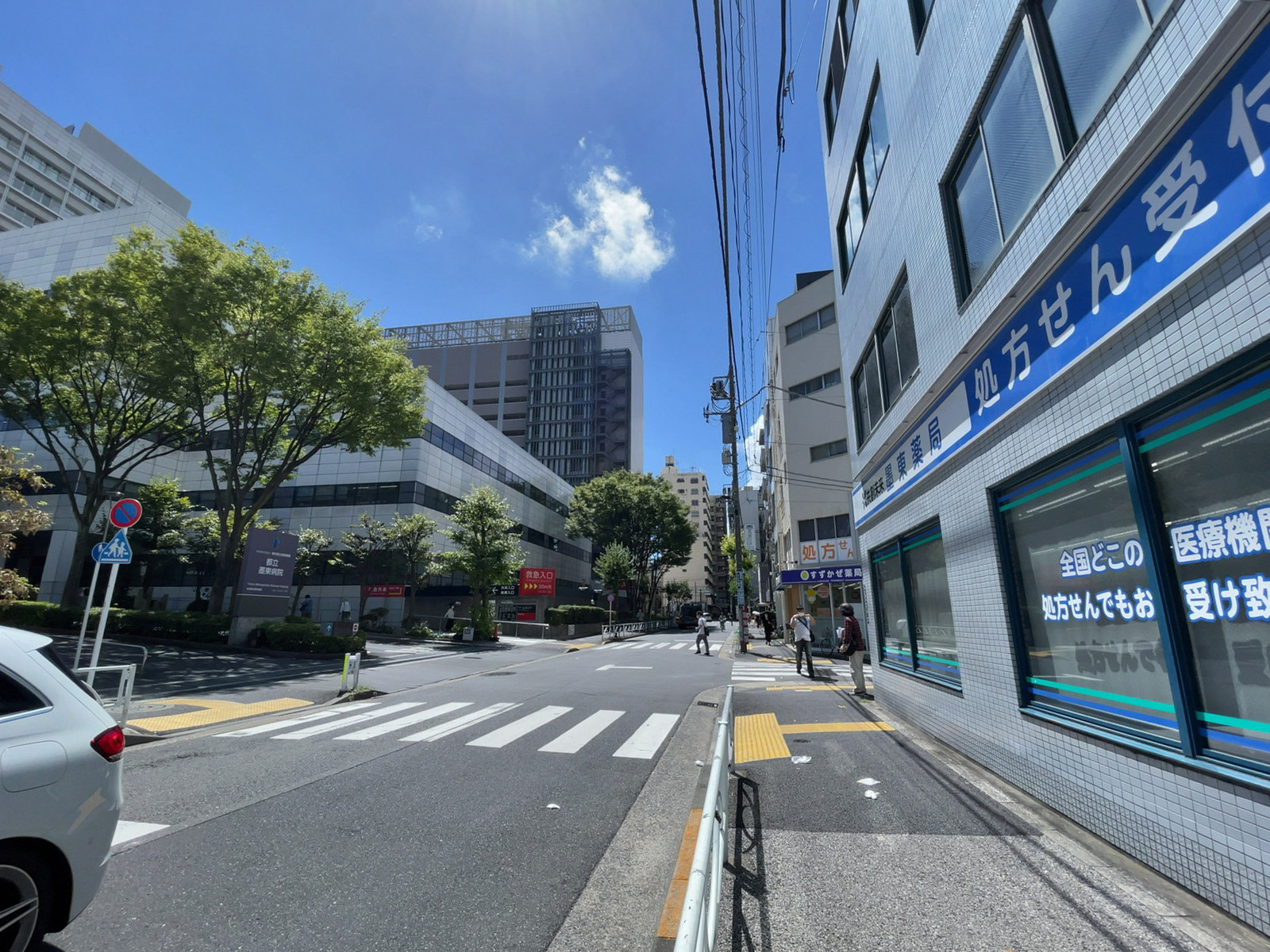 長谷川ビル前面の通り