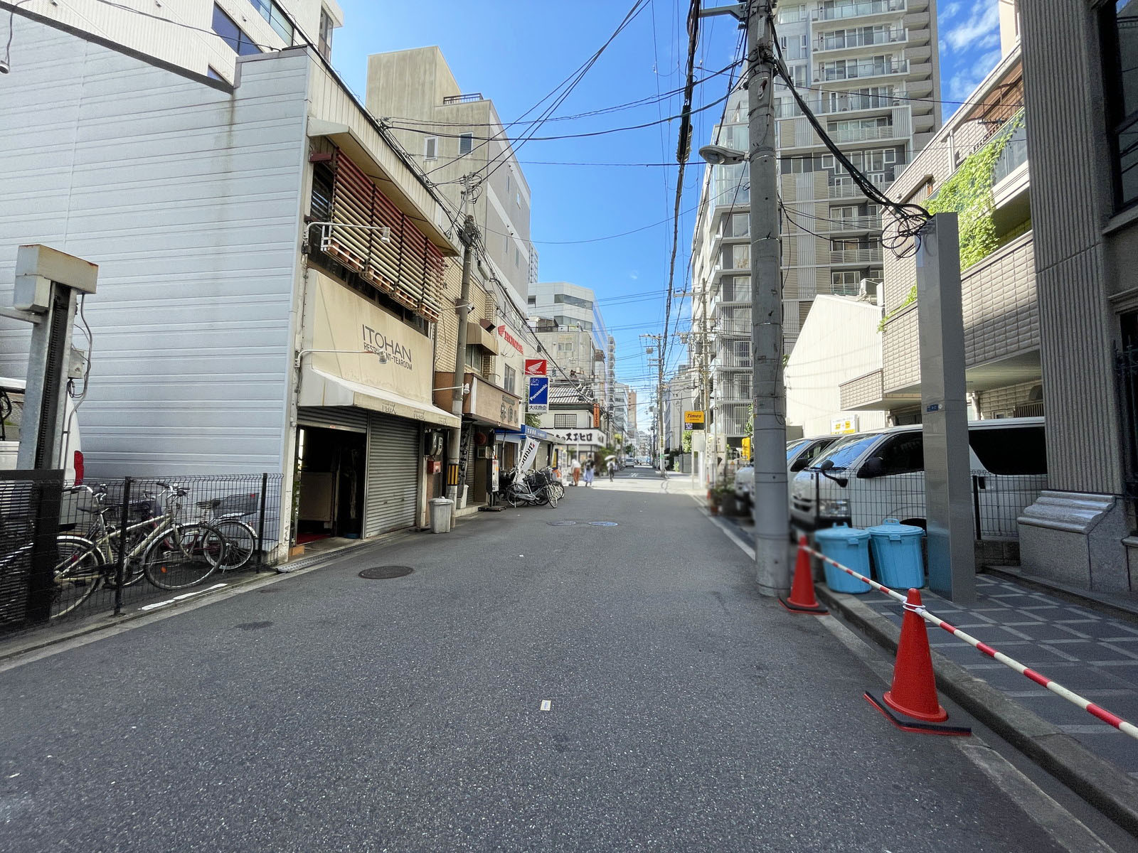 NCビル前面の通り