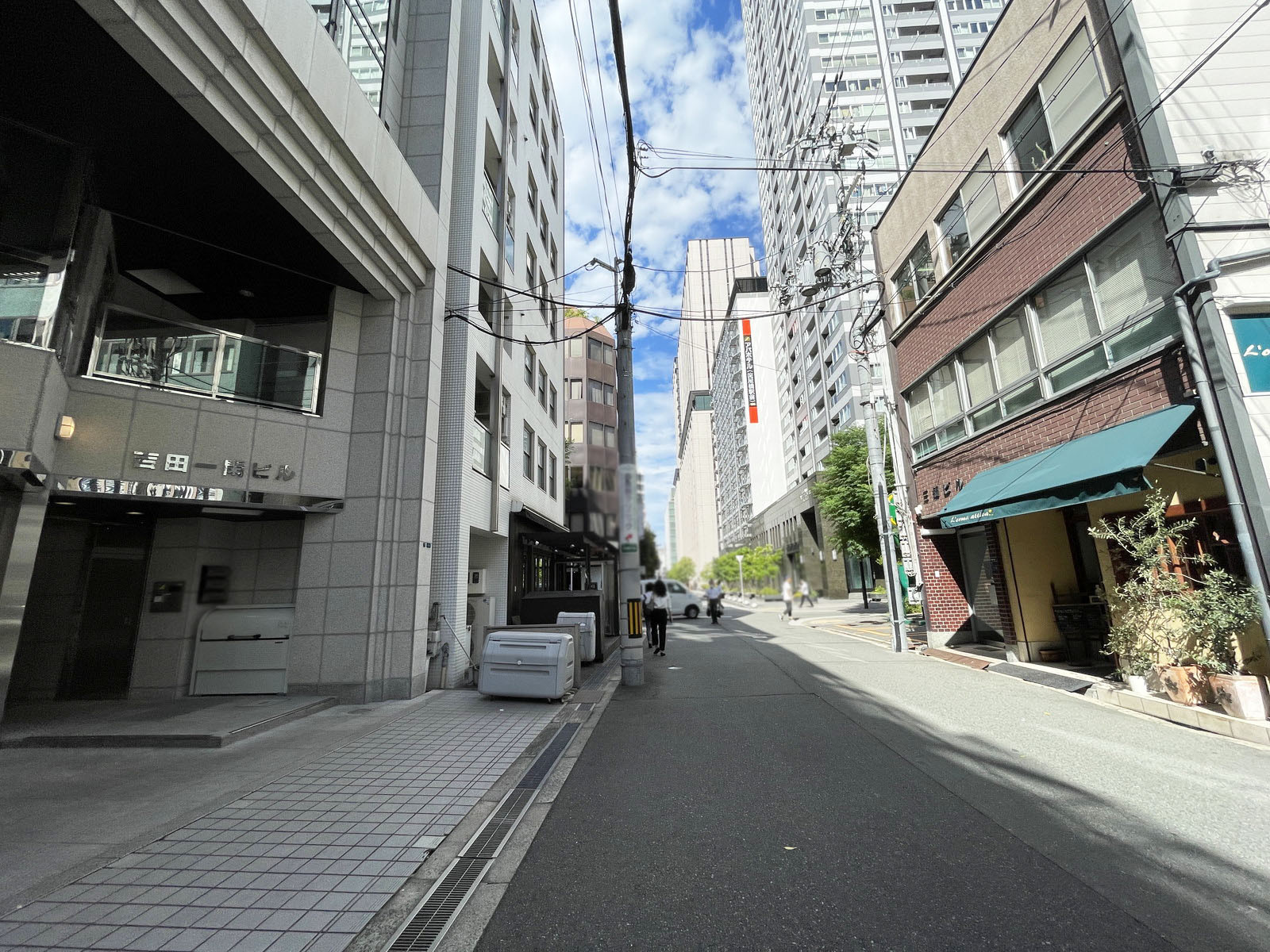 T&A淀屋橋ビル前面の通り