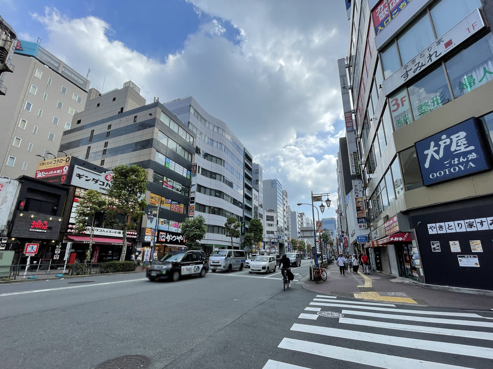 五反田ハタビル前面の通り