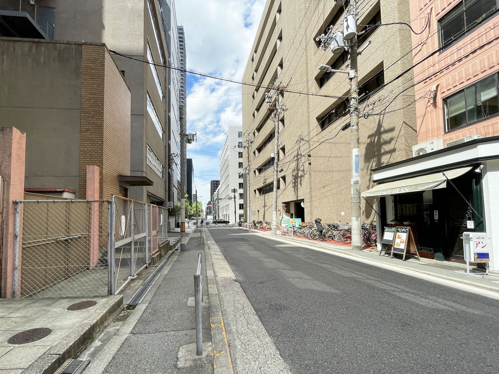 ニッセイ備後町ビル前面の通り