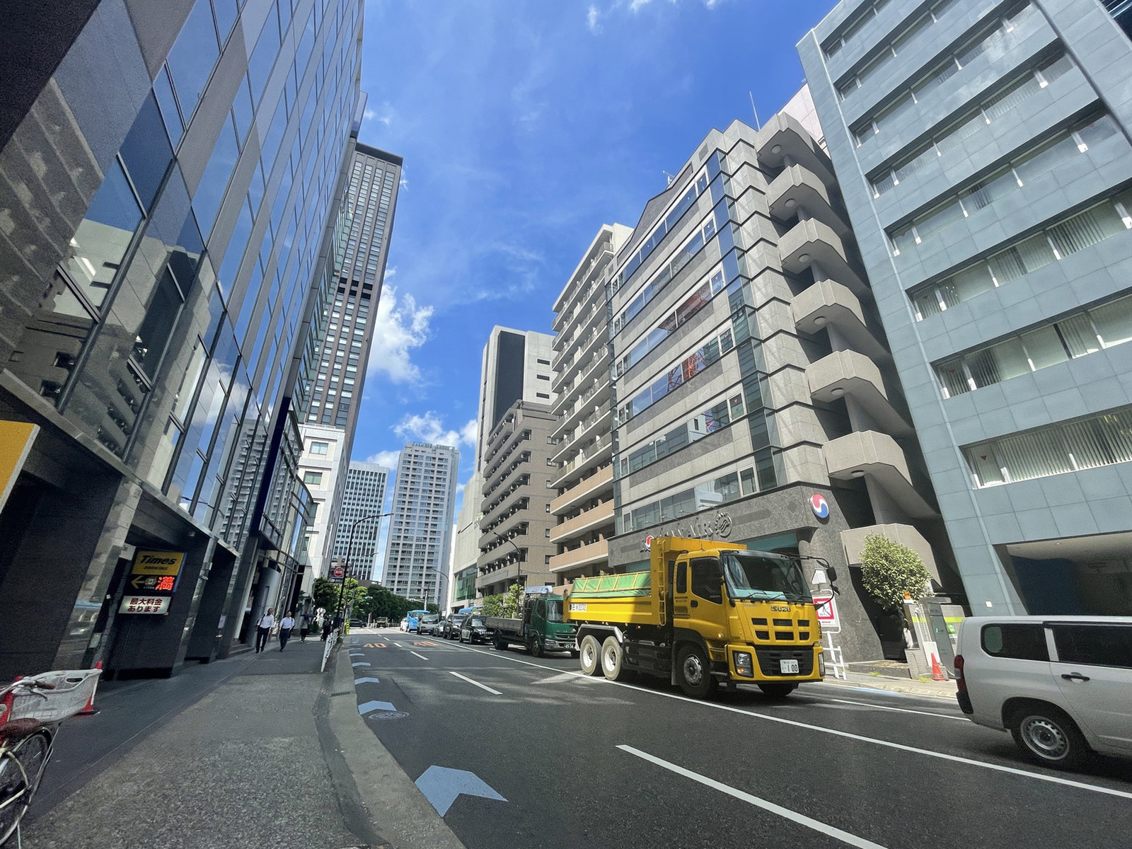 FUSE BLDG-1前面の通り