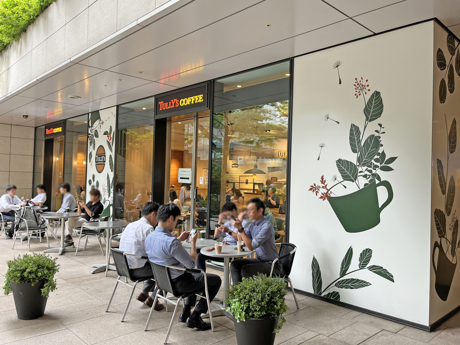 徒歩3分のタリーズ東京スクエアガーデン店