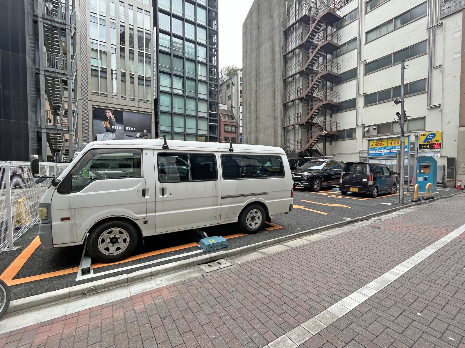 近くのコインパーキング