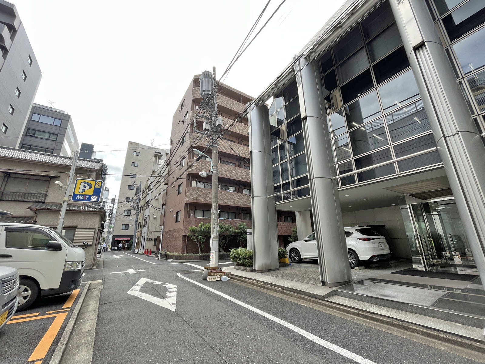 第2松木ビル前面通り