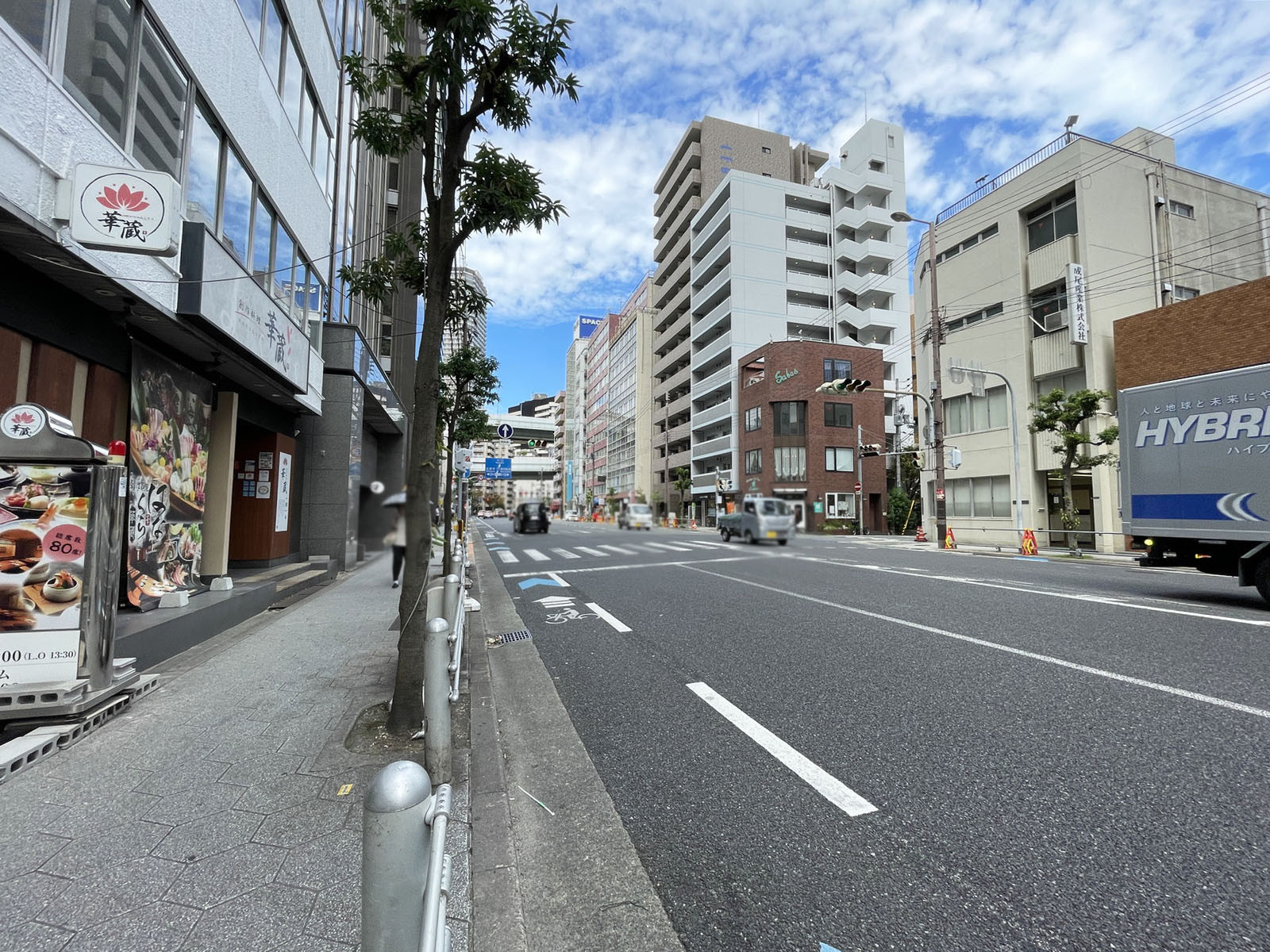 奥内第5ビル前面の通り