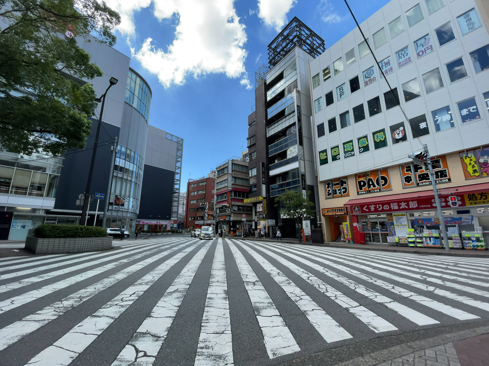 日土地千葉中央ビル前面の通り