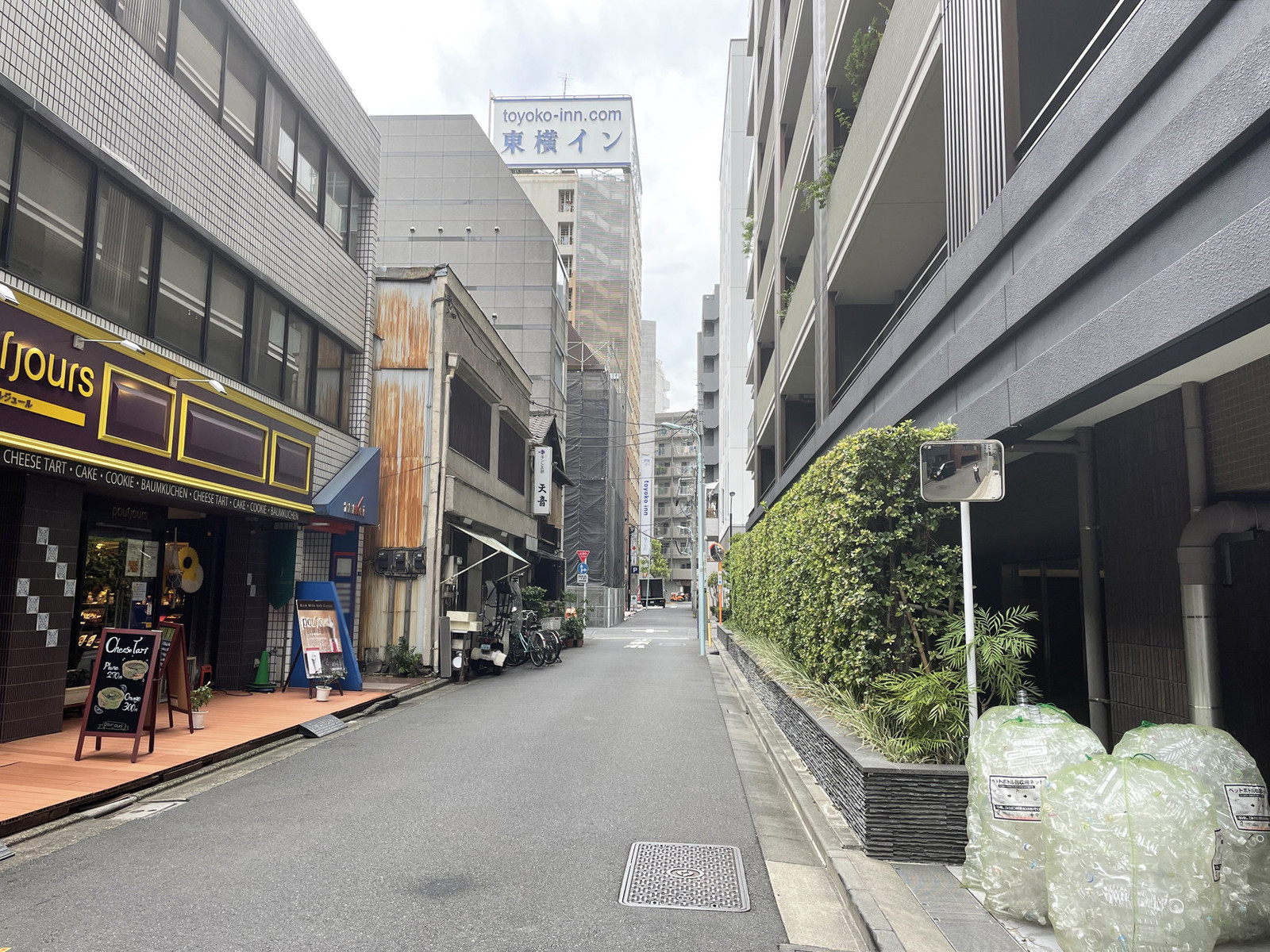 第1テイケイビル前面の通り