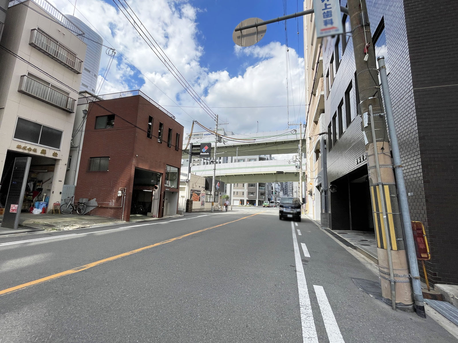 大嘉ビル前面の通り