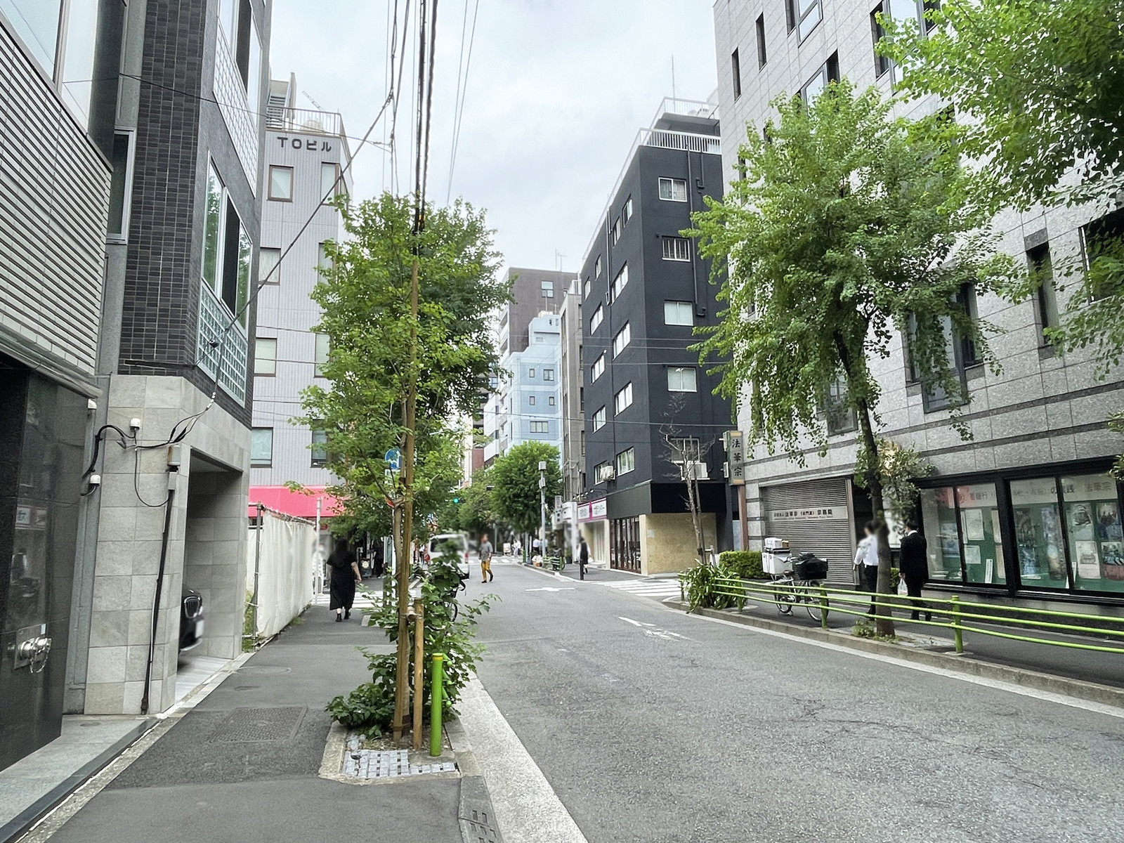 FORECAST人形町前面の大門通り
