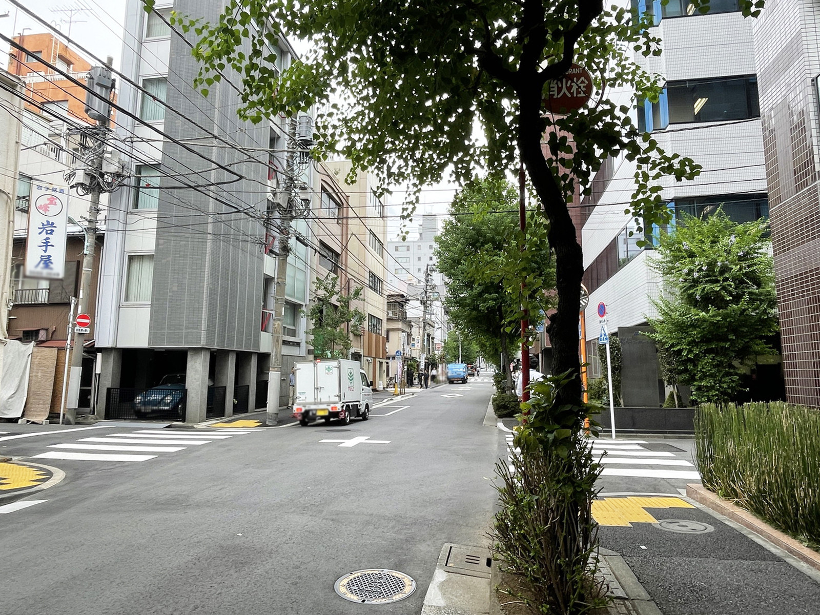 FSビル前面の大門通り