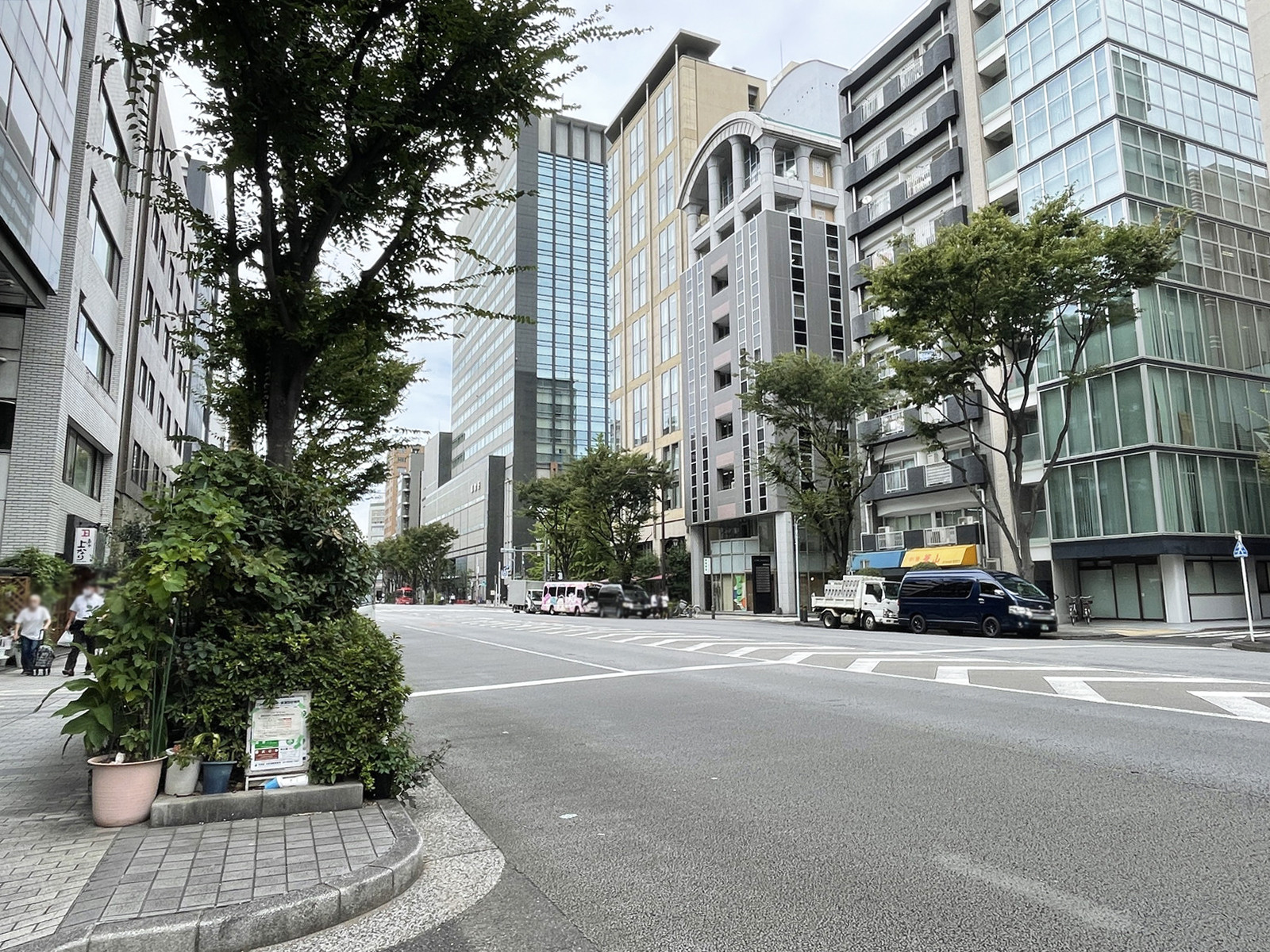 VCTビル前面の清洲橋通り
