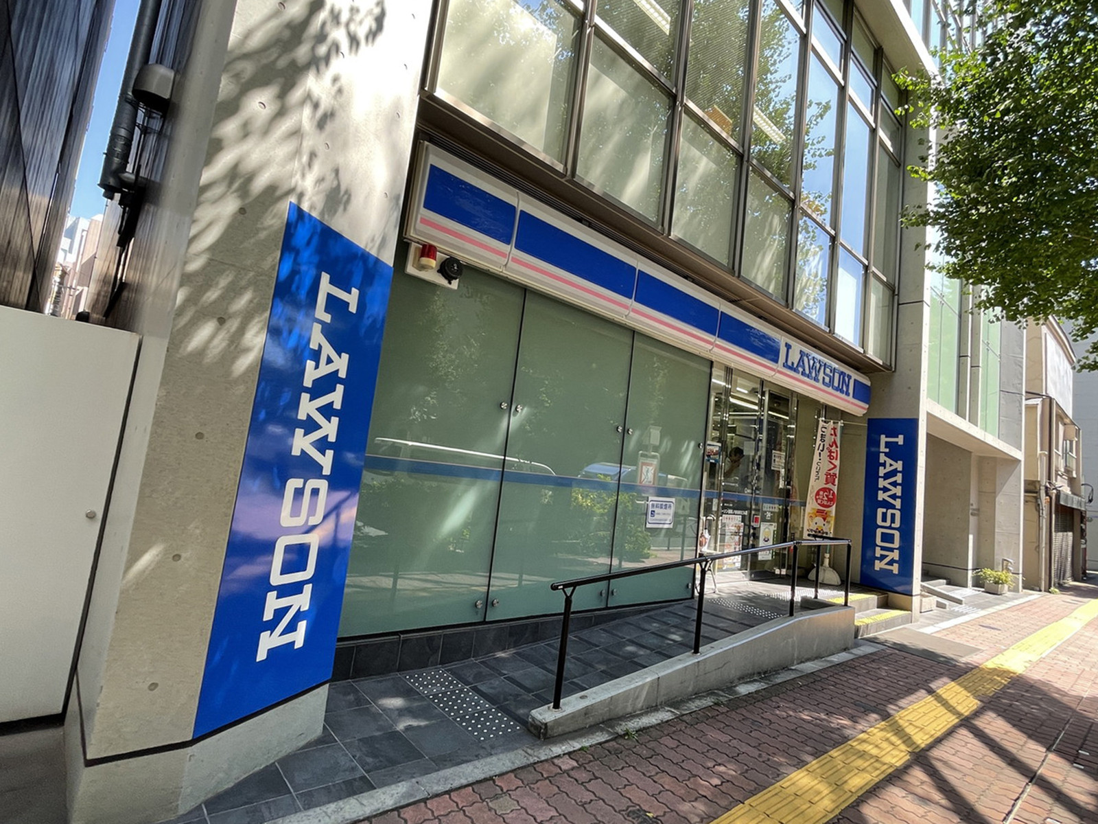 徒歩2分のローソン 御茶ノ水MKビル店