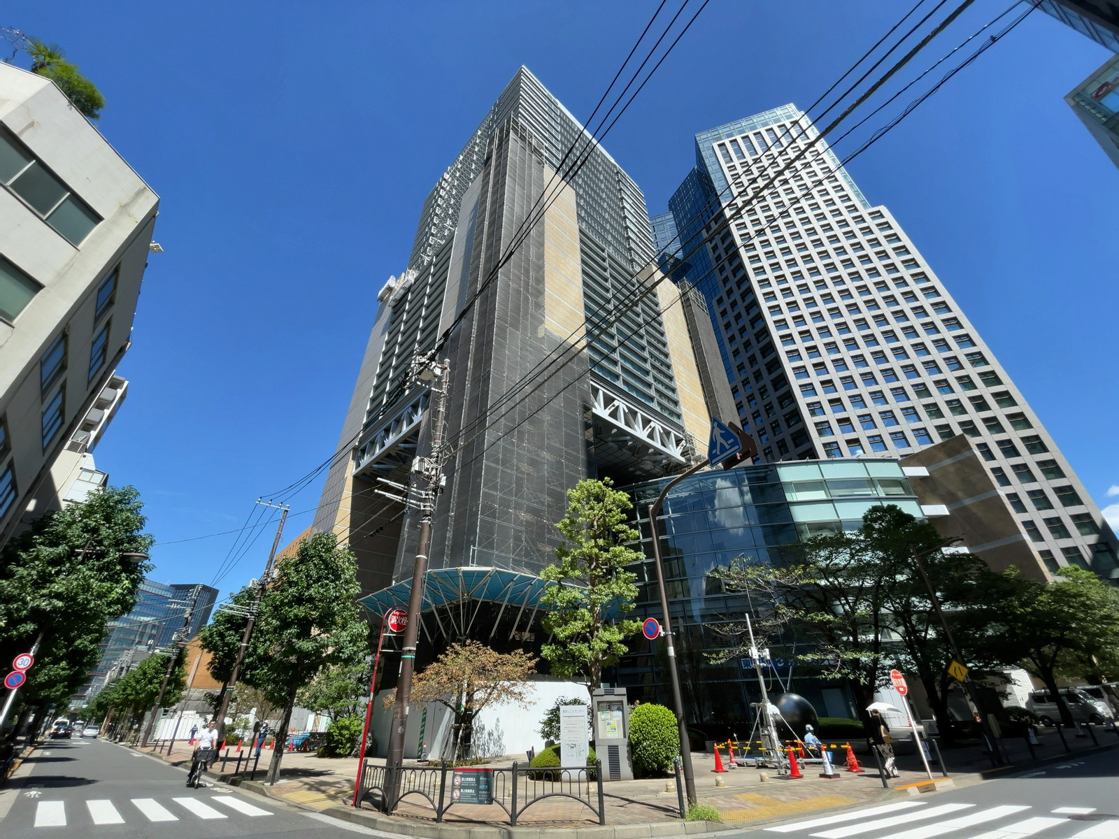 ビル前の東京しごとセンター