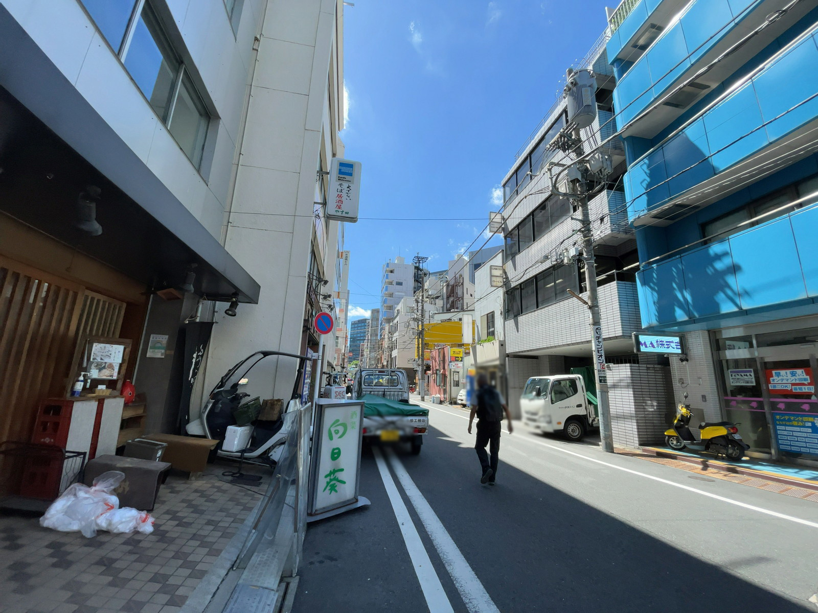 三崎町2丁目ビル前面の通り