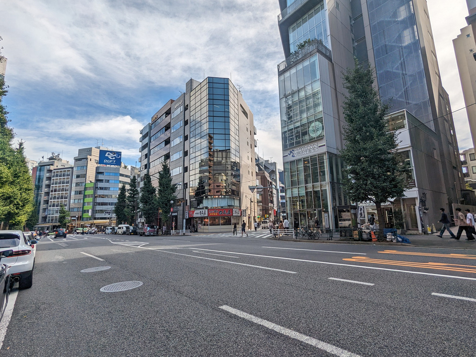 いちご恵比寿グリーングラス前面の通り