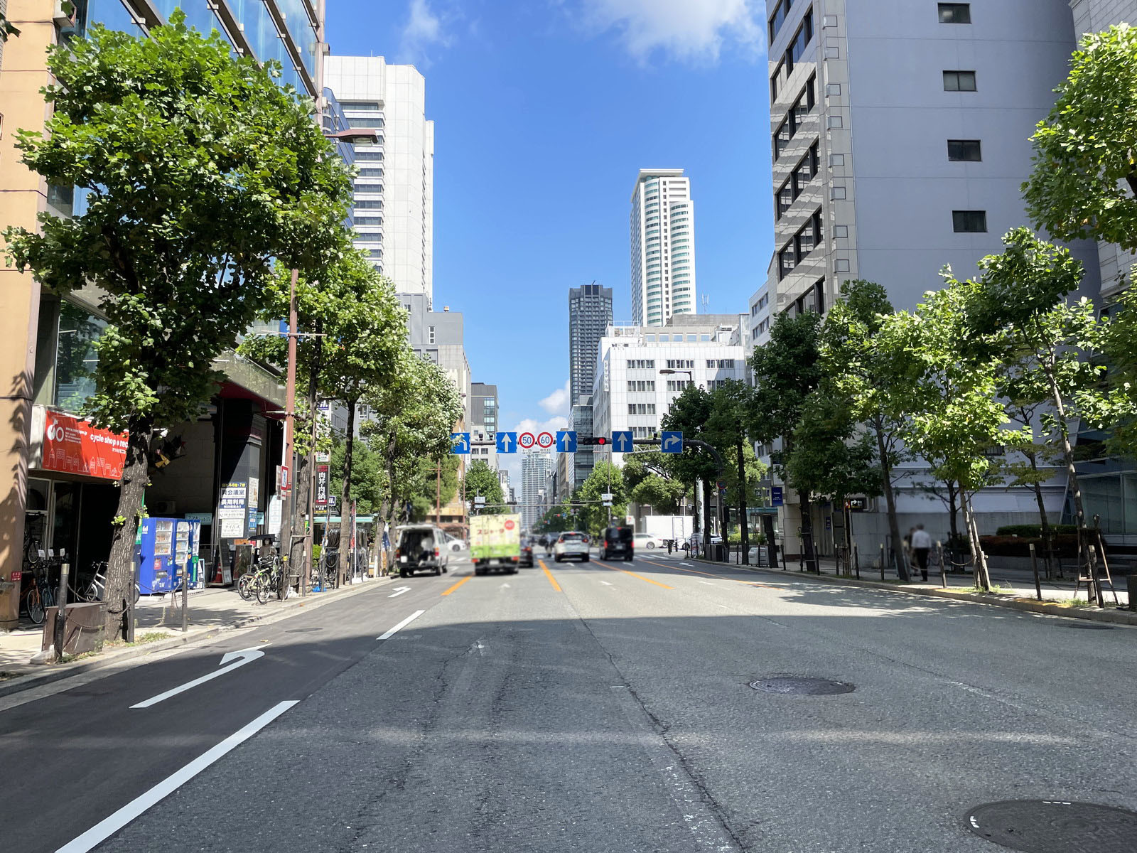 セントピア堺筋本町ビル前面の通り