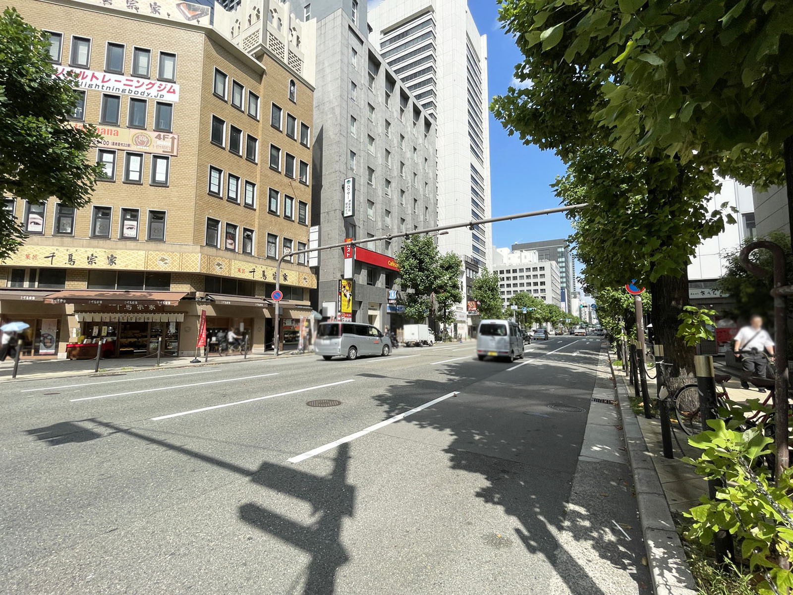 オーク堺筋本町ビル前面の通り