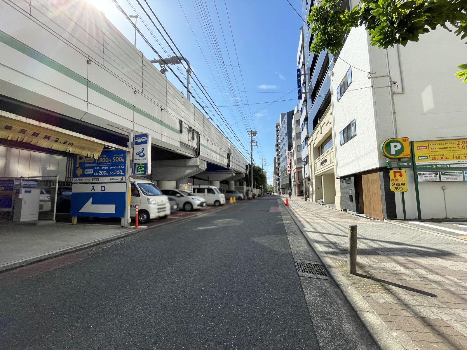 立売堀一番館前面の通り