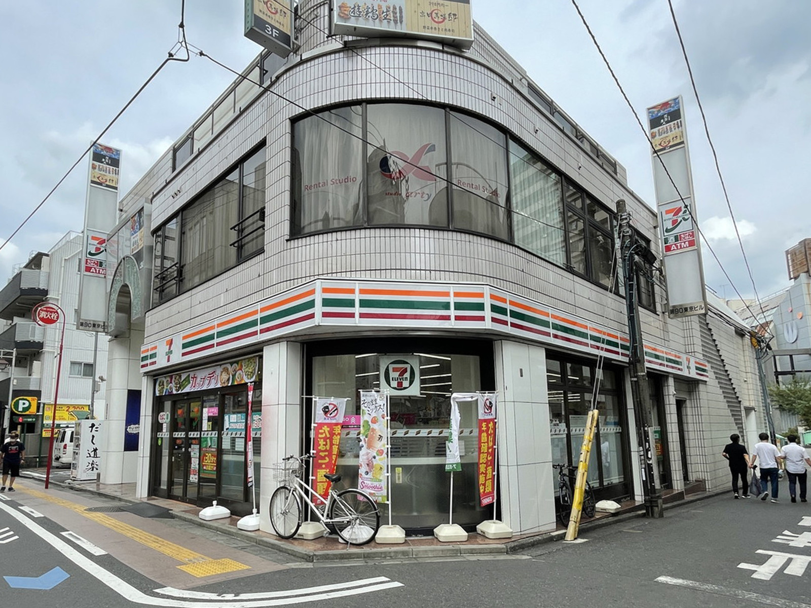 徒歩1分のセブンイレブン高田馬場3丁目店
