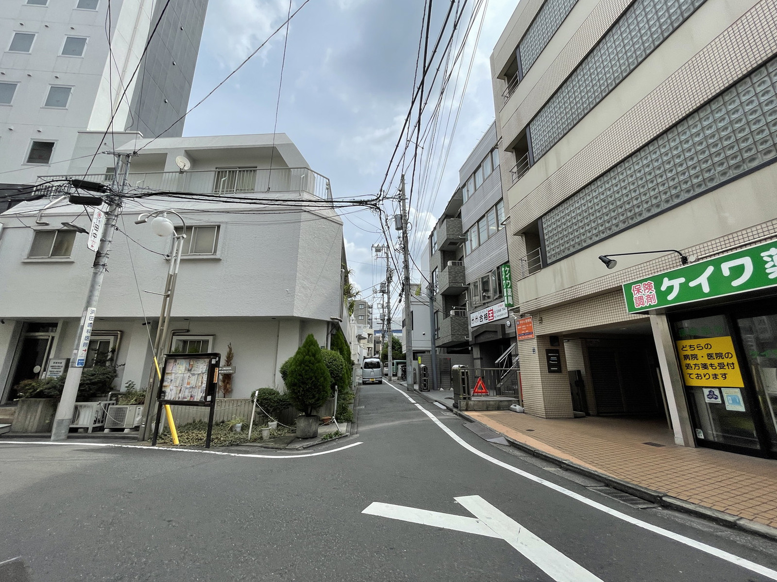 工藤ビル前面の通り