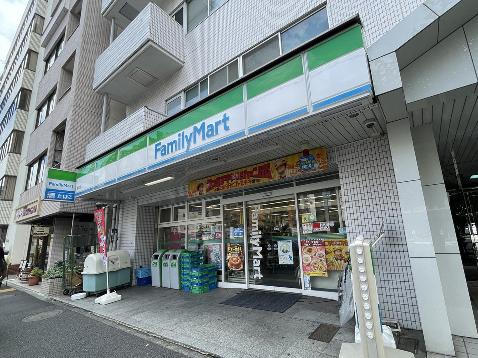 徒歩1分のファミリーマート曙橋店