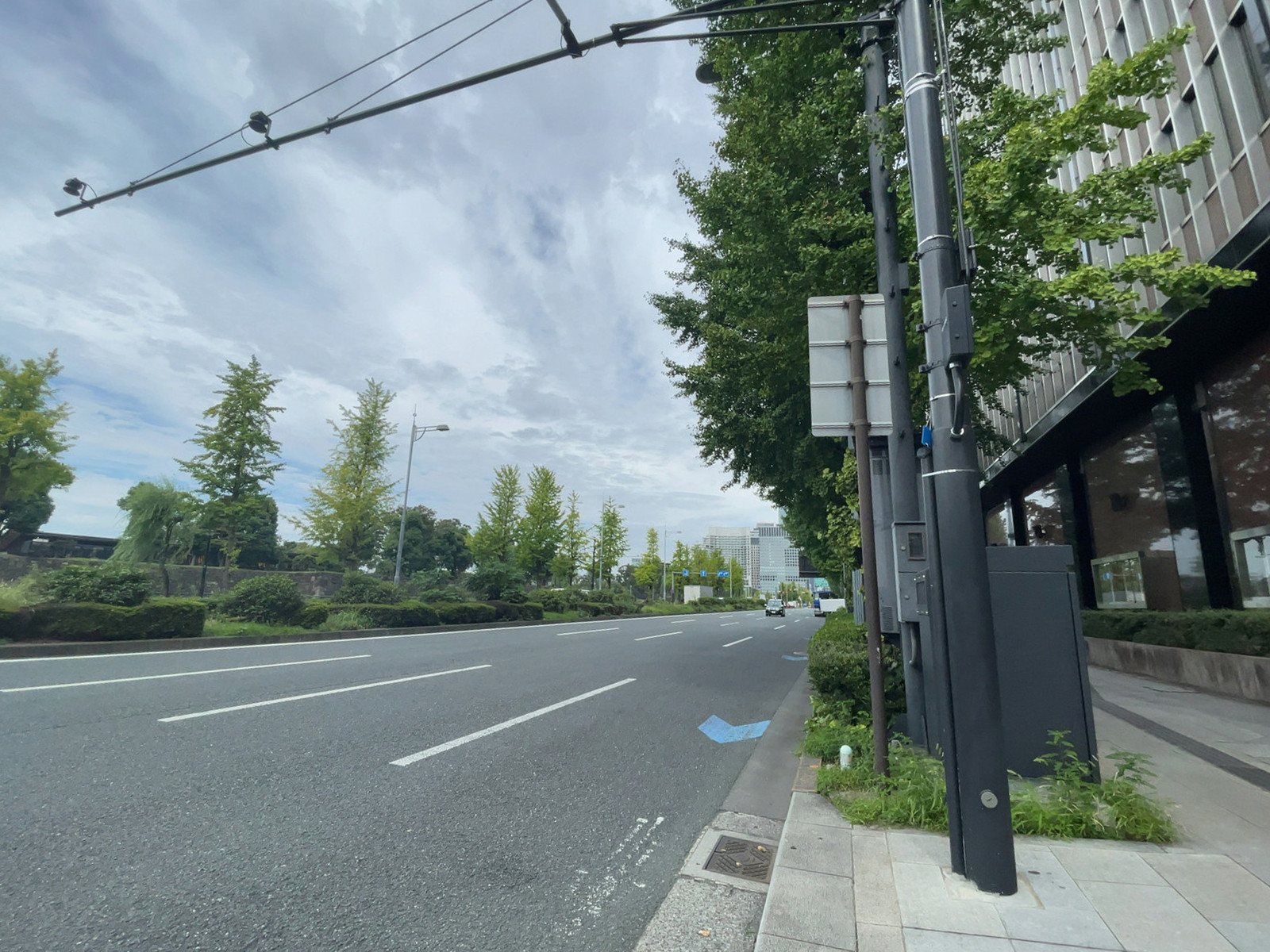 近くの日比谷通り